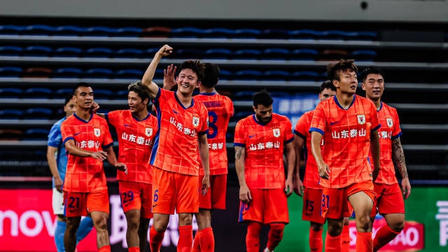 山东泰山对阵深圳新鹏城比赛集锦：让我们继续以心为旗，昂首向前