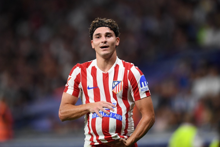 阿尔瓦雷斯团队质疑马竞选择 巴萨能否成为莱万接班人新选项