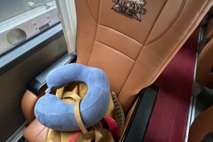 结束假期重新归队！辽篮训练师华莱士回到中国并发博晒照