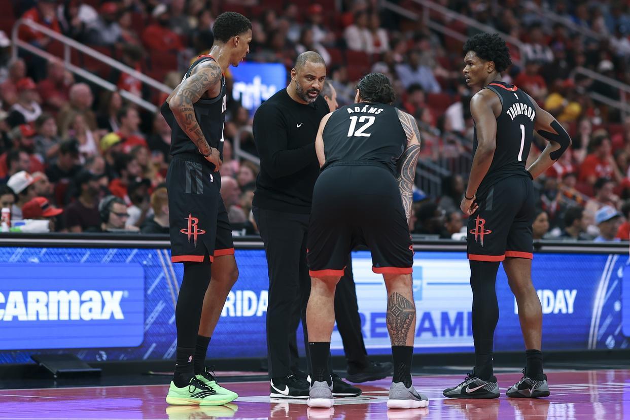 19分钟11中2！火箭有喜有忧，乌度卡暂弃伊森？拒绝1亿合同太草率